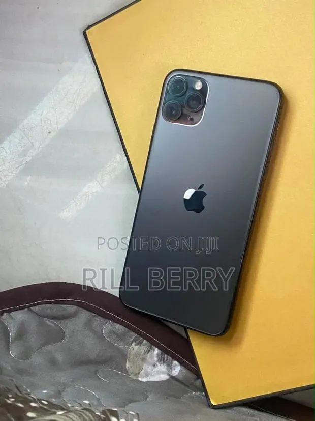 Apple iPhone 11 Pro Max 256 GB Black · Photo 1