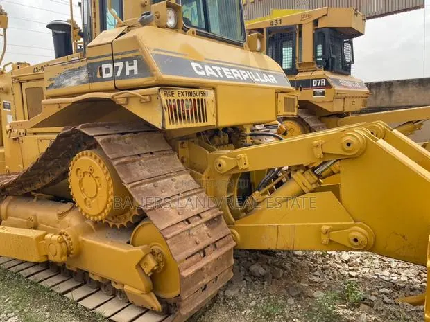 Caterpillar D7h Bulldozer. · Photo 1