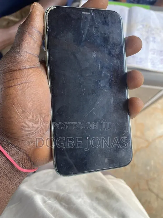 Apple iPhone 11 128 GB Blue · Photo 1