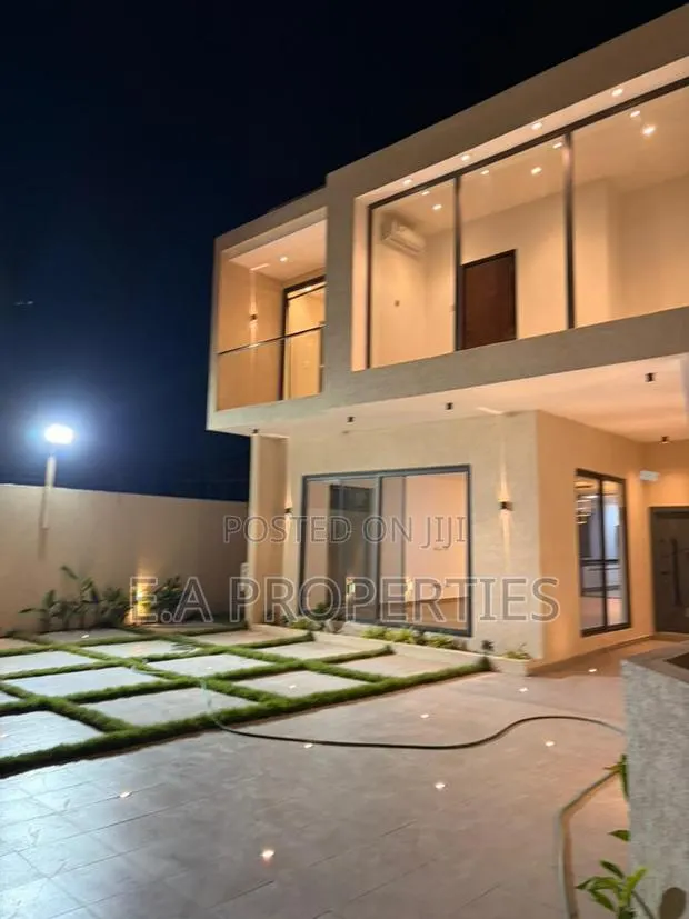 4bdrm Mansion in E A Properties, School Junction for sale · Photo 1