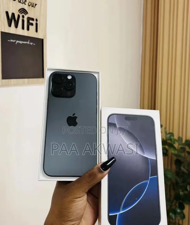 Apple iPhone 16 Pro Max 512 GB Black · Photo 1