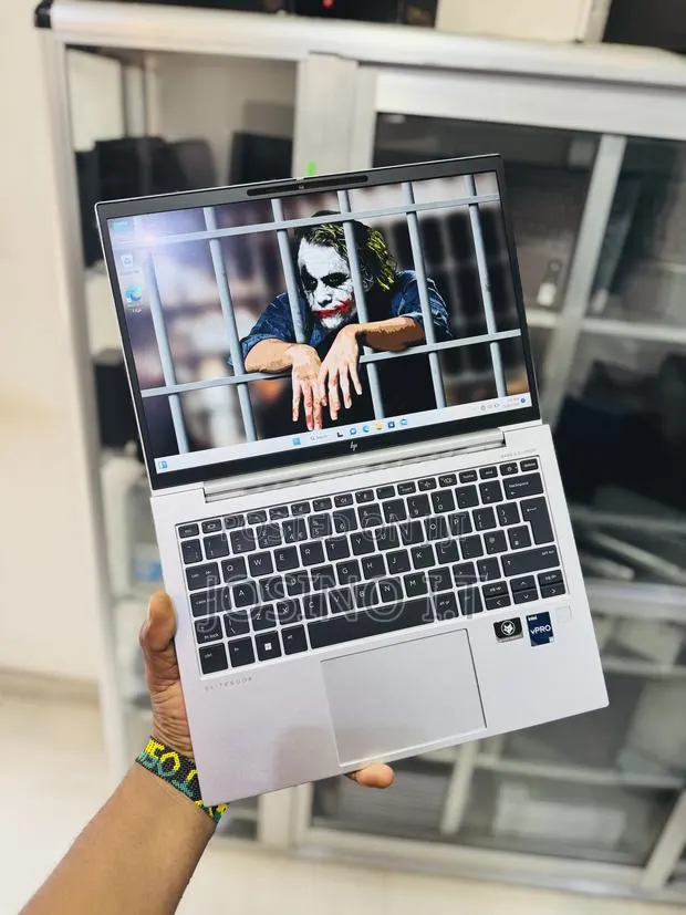 Laptop HP EliteBook 830 G9 16GB Intel Core i5 SSD 256GB · Photo 1