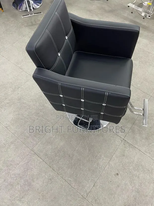 Barbering Chair · Photo 2