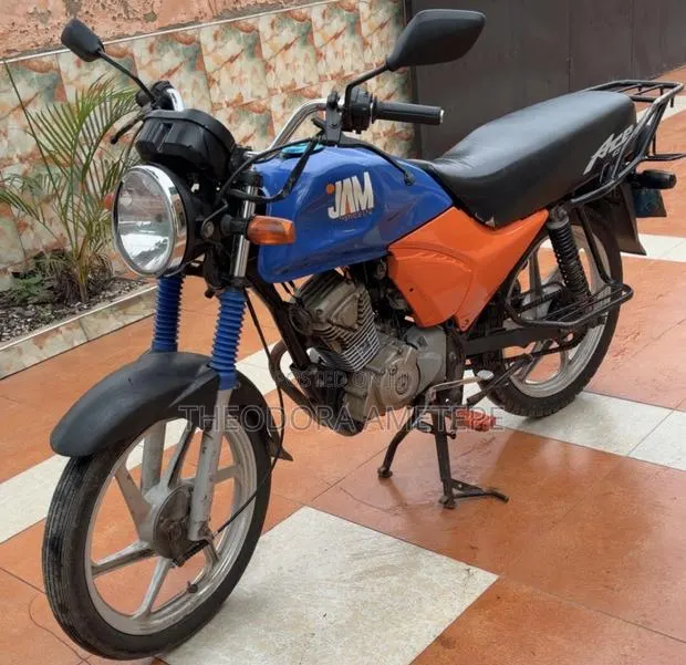 Honda CB 2024 Blue · Photo 1