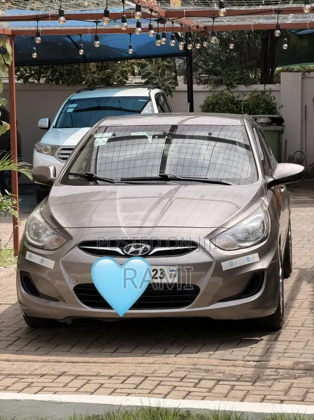 Hyundai Accent 2013 Brown · Photo 1