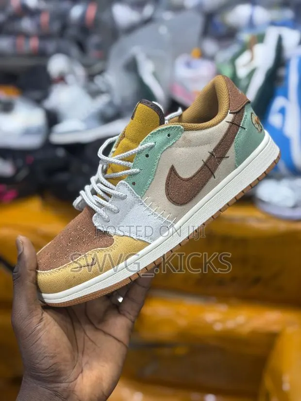 Zion Williamson X Air Jordan 1 Low OG "Voodoo" · Photo 1