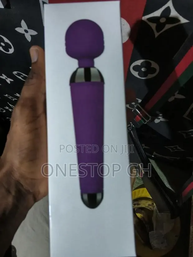 Rechargeable AV Magic Wand Clitoral/Body Massager (Purple). · Photo 1