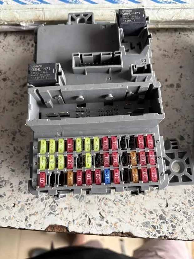 Honda Civic Fuse Box 2016-2021 · Photo 1