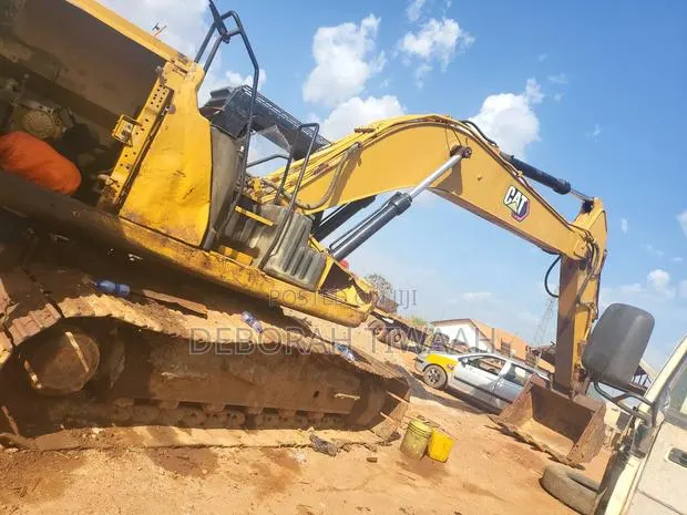 Excavator 330 Gc · Photo 1
