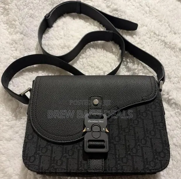Premium Quality Thick Leather Unisex Dior Sidebag. · Photo 1