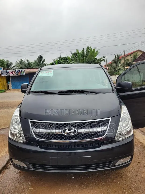 Hyundai Starex 2015 Black · Photo 1