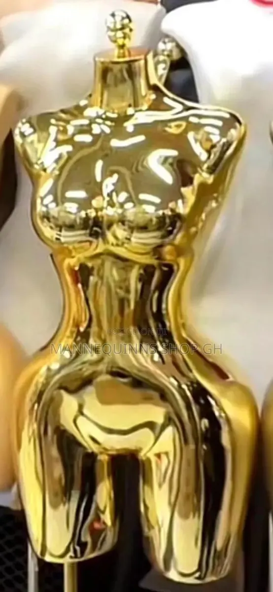 Gold Luxury Fibreglass Mannequin · Photo 1