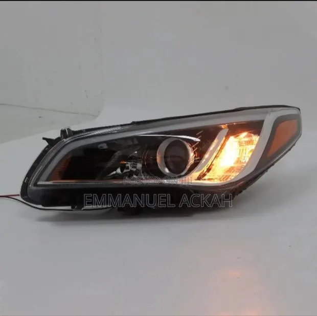 Hyundai Sonata 2015 Headlight Normal · Photo 1