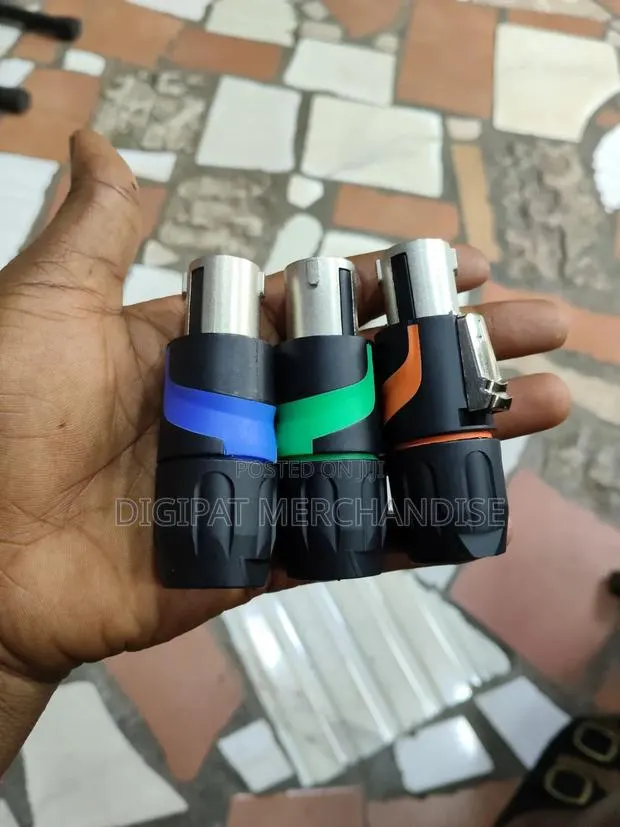 Waterproof Speakon · Photo 1