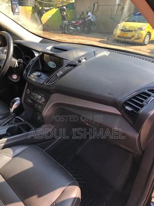 Ford Escape SEL FWD 2018 Black · Photo 1