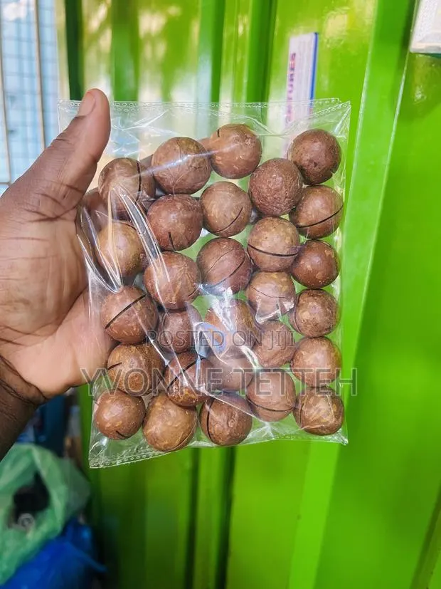 Macadamia Nuts in Shell 250g · Photo 1