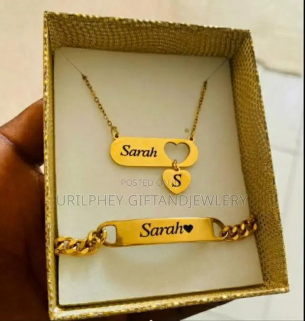 Customized Necklace With Bracelet · Photo 1