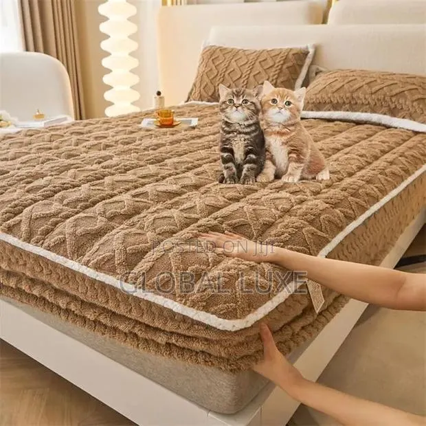 Luxury Fitted Bedsheets – Soft & Comfortabl · Photo 1