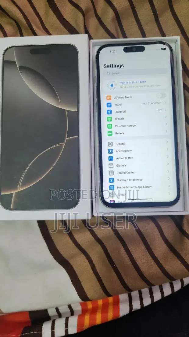 Apple iPhone 16 Pro Max 256 GB Gold · Photo 1