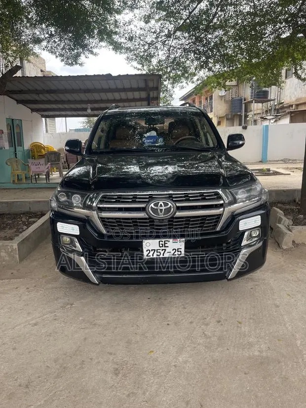 Toyota Land Cruiser 4.5 V8 DSL 2015 Black · Photo 1