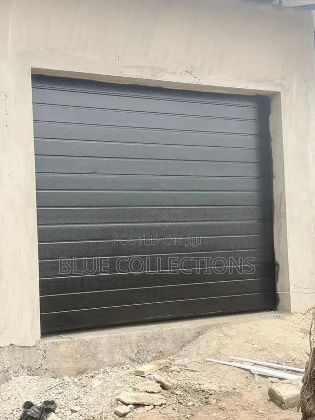 Double Garage Doors · Photo 1