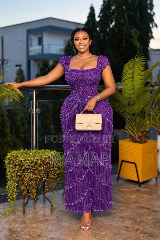 Women's Lace Pencil Dress · Photo 1