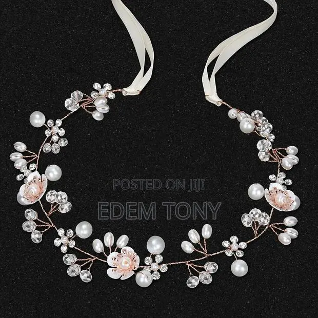 Elegant Bridal/Flower Girl Hair Vine Adorned With Delicate Faux Pearls · Photo 1