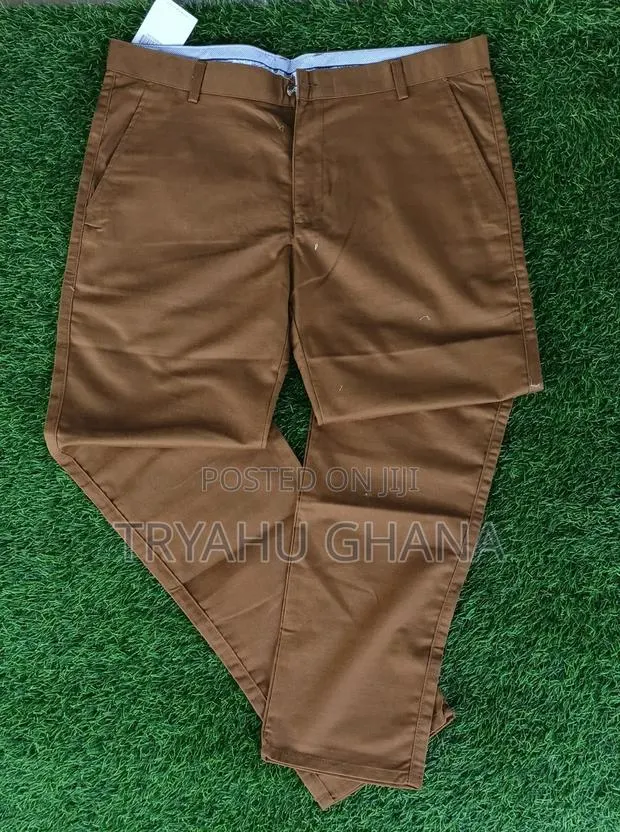 Classic Elegant Zara Khaki Trousers for Sale Online · Photo 1