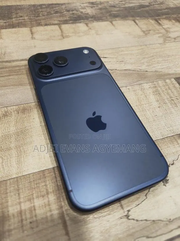 Apple iPhone 17 Pro Max 512 GB Blue · Photo 1