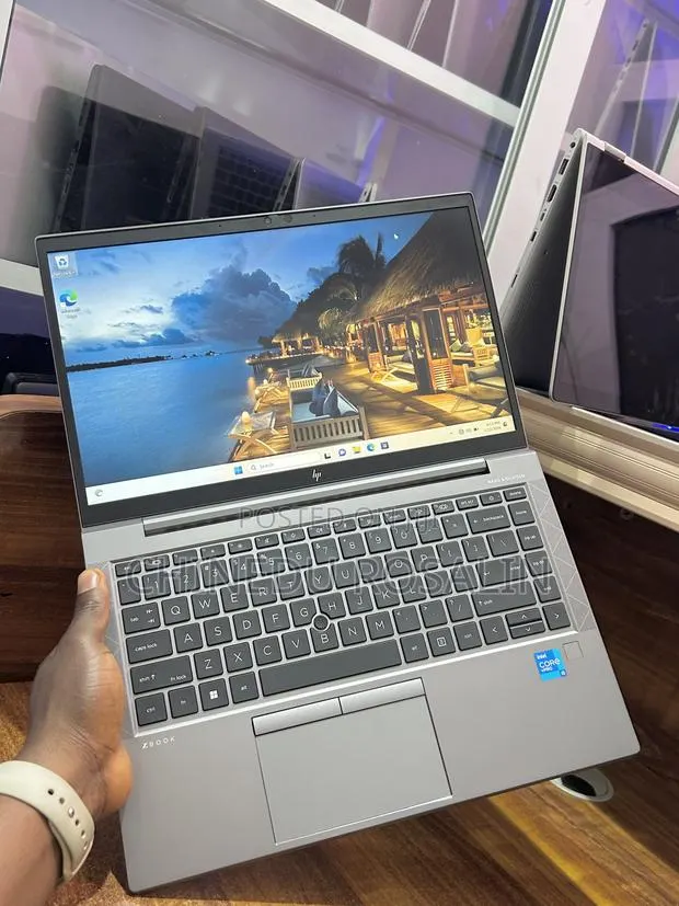 Laptop HP ZBook Firefly G8 16GB Intel Core i5 SSD 256GB · Photo 1
