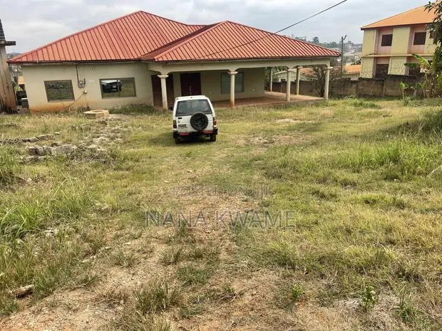 7bdrm House in Richmoni Estate, Atwima Kwanwoma for sale · Photo 1