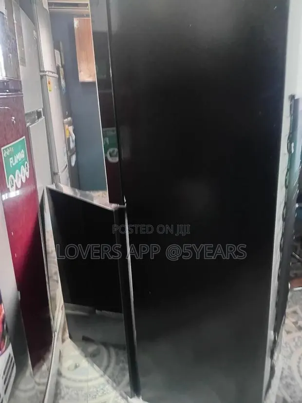 Black 243l Luxurious Beauty Family Fridge. · Photo 1