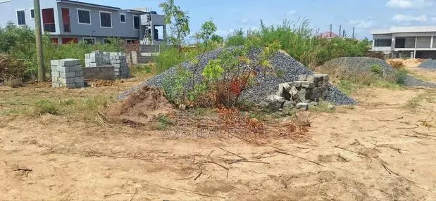 Negotiable Priced Registered Plots / Prampram · Photo 1