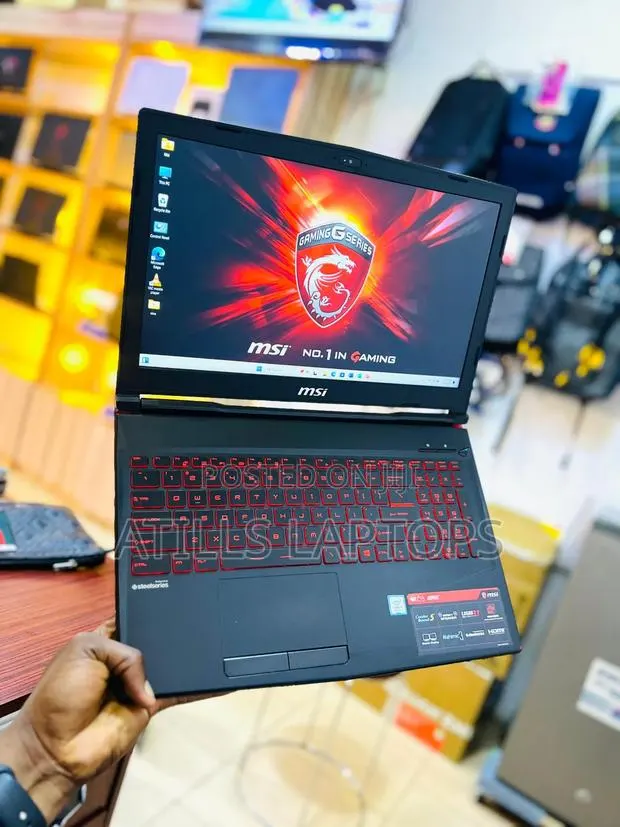 Laptop MSI GE62 7RE 16GB Intel Core I7 SSD 1.5T · Photo 1