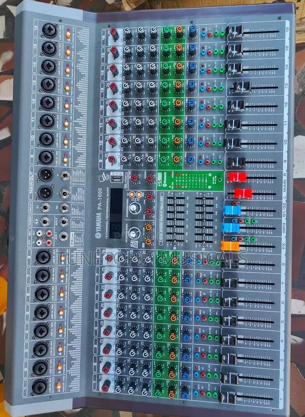 Yamaha Pa-1600 16-Channel Audio Mixing Console · Photo 1