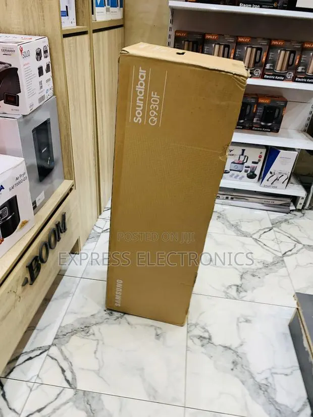 Ultra Modern Sleek New Black Samsung Hw Q930f 540w Sound System That · Photo 1