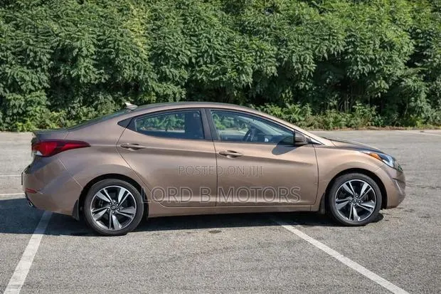 Hyundai Elantra Limited 4dr Sedan (1.8L 4cyl 6A) 2015 Brown · Photo 1