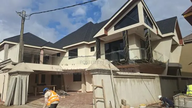 5bdrm House in Trimude Agency And, Kumasi Metropolitan for sale · Photo 1