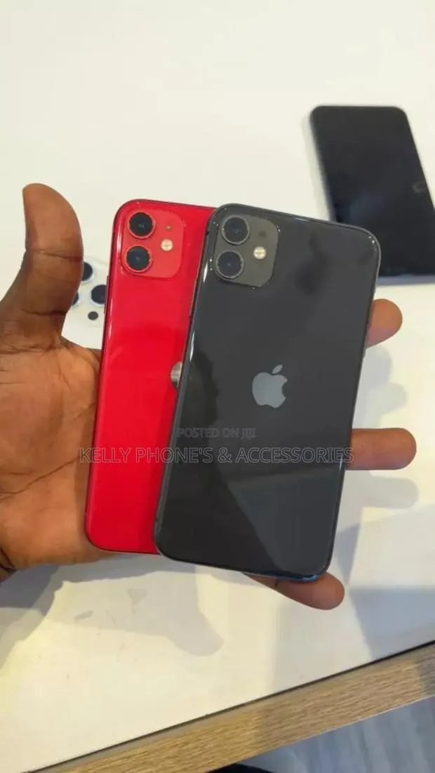 Apple iPhone 11 256 GB Red · Photo 1