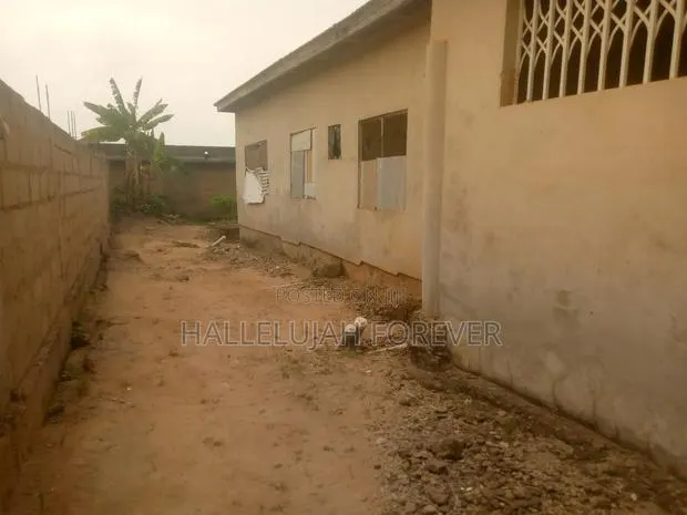5bdrm House in Kumasi Metropolitan for sale · Photo 1
