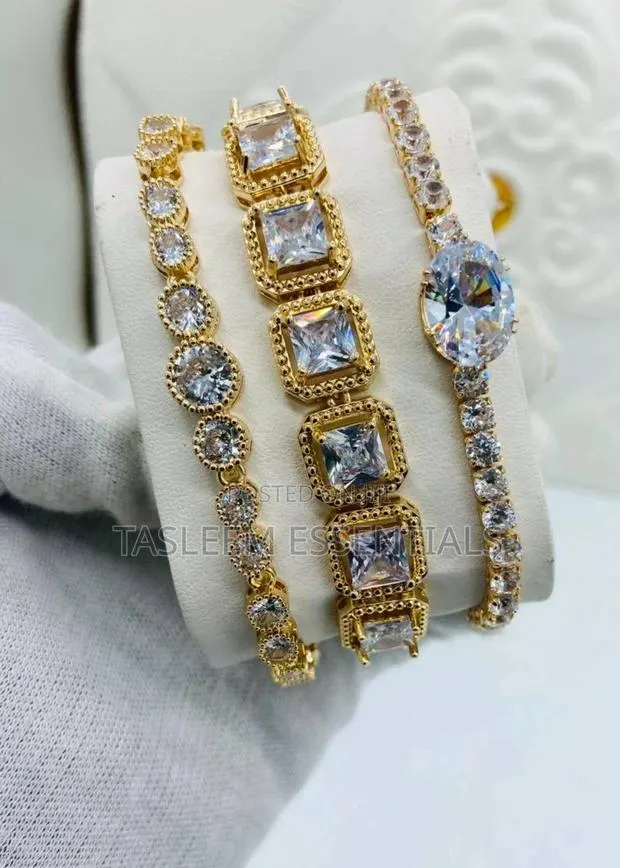 Gold, Silver and Diamond Bracelet · Photo 1