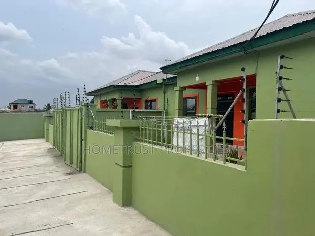 11bdrm Apartment in Kasoa Krispo, Pentecost for sale · Photo 1