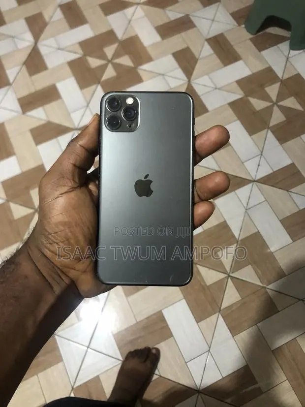 Apple iPhone 11 Pro Max 64 GB Graphite · Photo 1