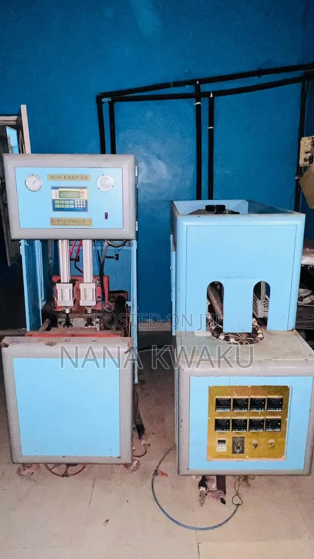 Bottle Blowing Machine With Chiller Twin Cavity · Photo 1