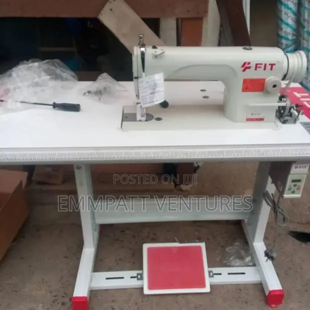 4 Fit Original Industrial Sewing Machine · Photo 1