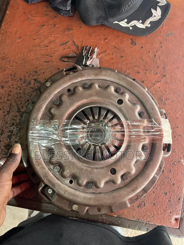 Toyota Hiace 2m Express Type Clutch Plate With Clutch Dick · Photo 1