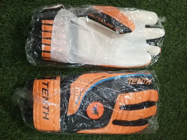 Keeper Gloves · Photo 1