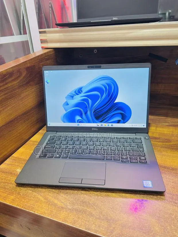 Laptop Dell Latitude 7400 8GB Intel Core i5 SSD 256GB · Photo 1