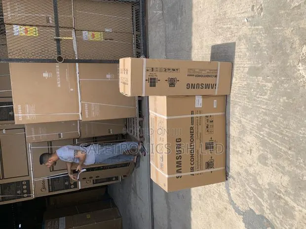 Essential New Samsung Ac 1.5 Hp R410 White · Photo 1