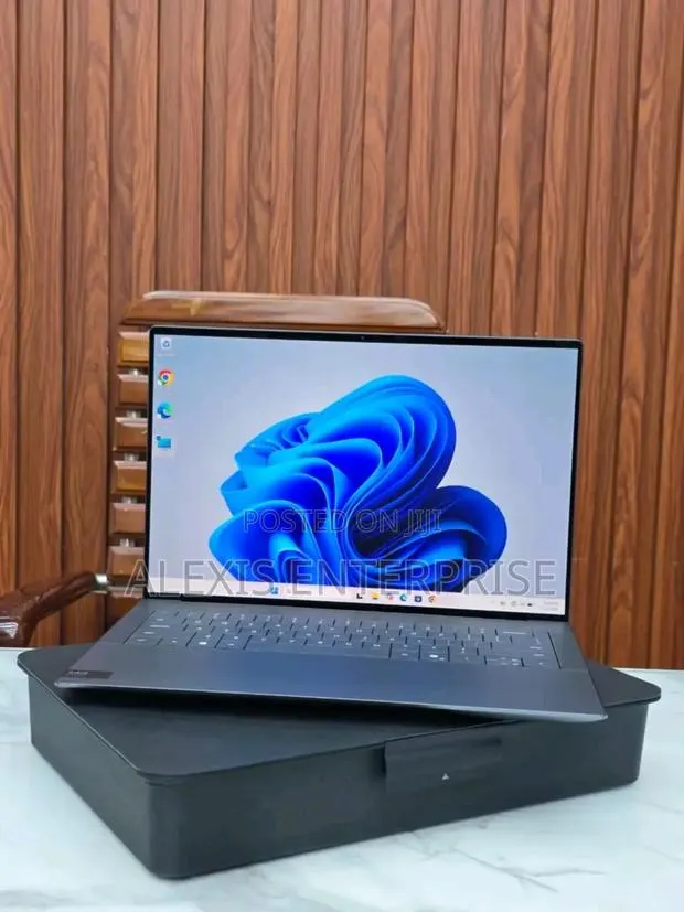 New Laptop Dell XPS 13 32GB Intel Core Ultra 7 SSD 512GB · Photo 1